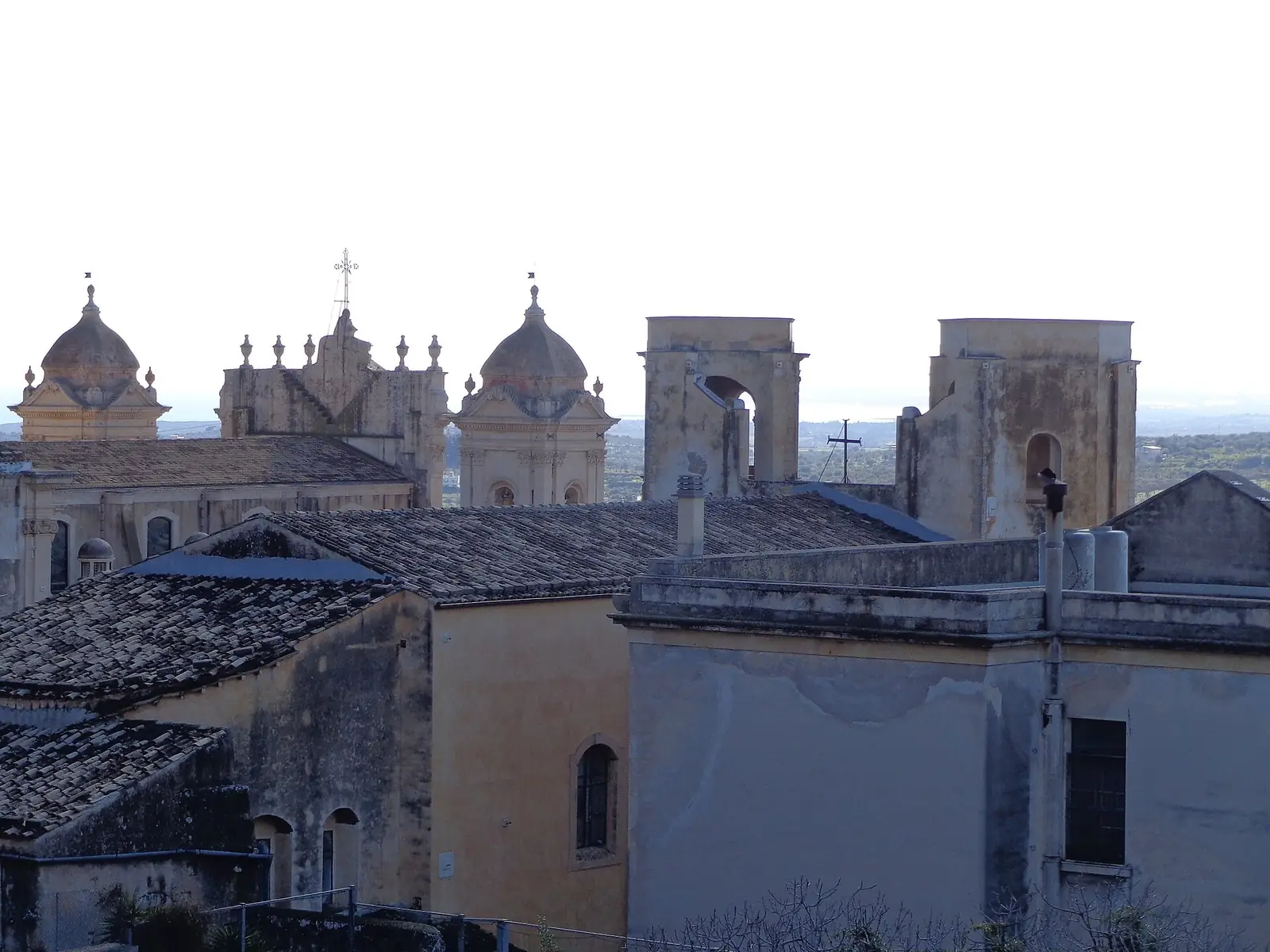 Tetti, cupole e campanili del centro barocco di Noto
